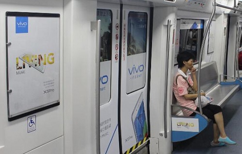 VIVO攜手宋仲基強(qiáng)勢登陸地鐵廣告！