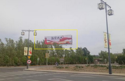 T2機(jī)場(chǎng)戶(hù)外三面立柱高炮廣告
