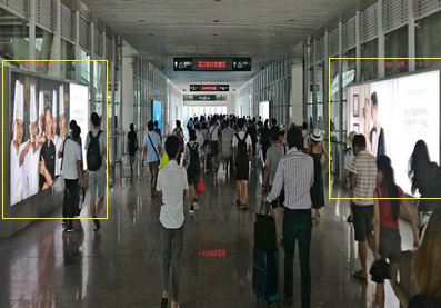 ?？跂|站到達(dá)出發(fā)廊橋墻體燈箱廣告