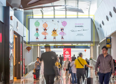 ?？跈C(jī)場(chǎng)國(guó)內(nèi)候機(jī)廳免稅店區(qū)域燈箱廣告