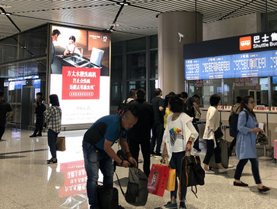 哈爾濱機場一層國內(nèi)迎賓廳電梯兩側(cè)燈箱廣告