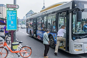 成都公交廣告價格多少錢？食品生鮮快消成都公交車身廣告案例