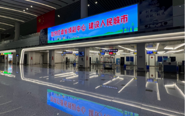 蕪湖蕪宣機(jī)場航站樓廣告價格多少錢？蕪湖機(jī)場廣告牌真的是蕪湖起飛！