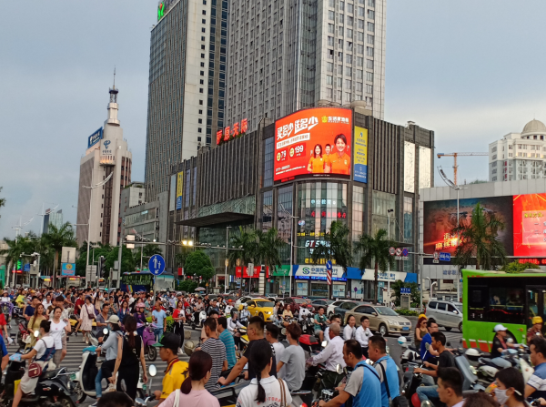 南寧LED大屏廣告價格？南寧民族大道麗原天際會展航洋城LED大屏廣告