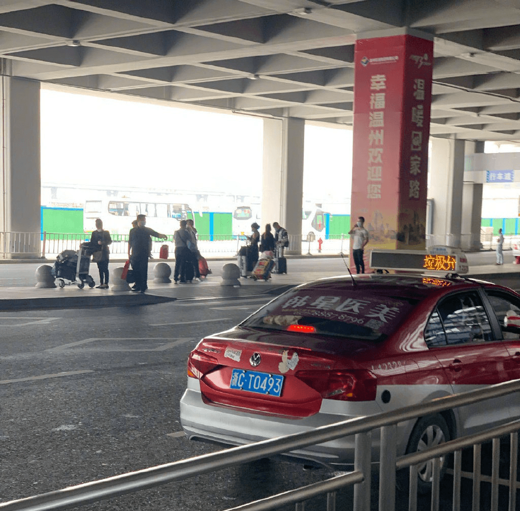 溫州出租車廣告價(jià)格多少錢？溫州出租車頂屏廣告出租車后窗貼廣告