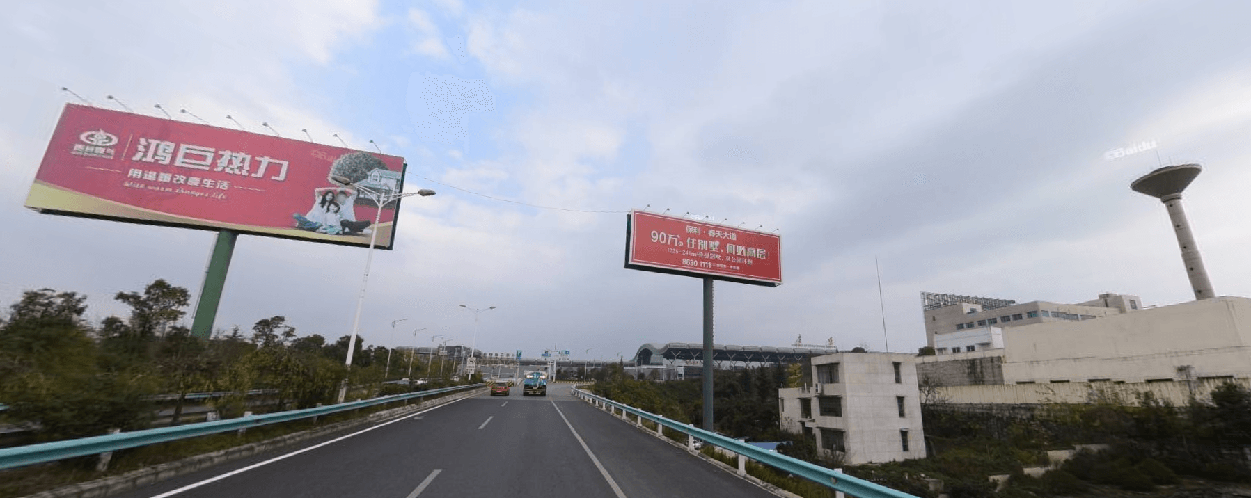 貴陽(yáng)機(jī)場(chǎng)高速立柱大牌廣告價(jià)格收費(fèi)多少錢？貴陽(yáng)機(jī)場(chǎng)路高桿廣告牌