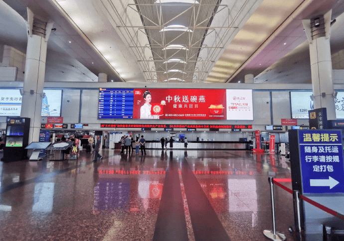 綿陽南郊機(jī)場(chǎng)廣告價(jià)格收費(fèi)多少錢？綿陽機(jī)場(chǎng)出發(fā)春運(yùn)熱門廣告牌
