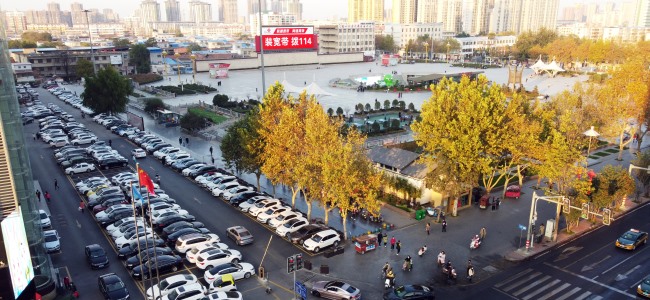 周口戶外LED大屏廣告價(jià)格收費(fèi)，周口五一文化廣場(chǎng)地標(biāo)大屏LED廣告
