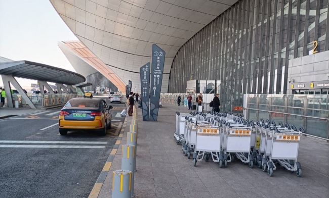 北京大興機(jī)場(chǎng)手推車廣告價(jià)格數(shù)量，北京機(jī)場(chǎng)航站樓手推車廣告費(fèi)用