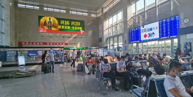 滁州站廣告價(jià)格收費(fèi)，滁州高鐵站候車(chē)大廳大屏廣告滁州火車(chē)站燈箱