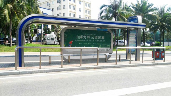 三亞候車(chē)亭公交站廣告價(jià)格收費(fèi)，三亞公交站亭站牌廣告優(yōu)勢(shì)分析