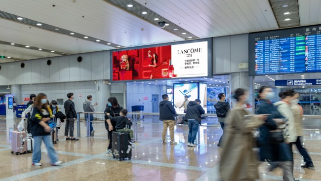 北京首都機(jī)場(chǎng)LED大屏廣告價(jià)格，北京機(jī)場(chǎng)T2到達(dá)迎客大廳電子屏廣告