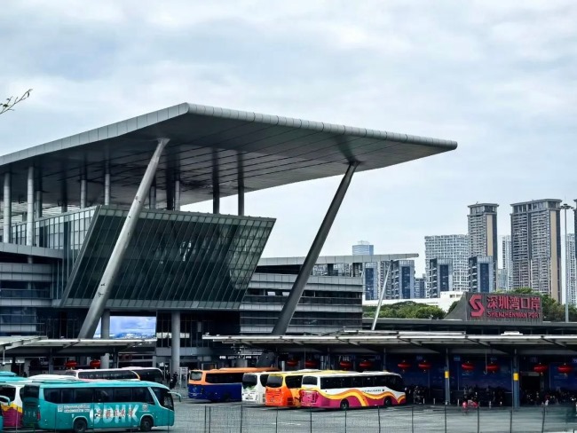 深圳灣口岸出入口通道LED大屏廣告牌，南山深圳灣口岸廣告價格收費