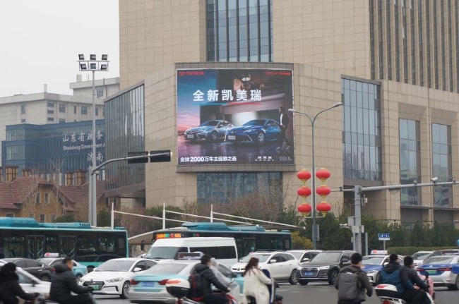 濟(jì)南東泰凱悅路口萬科海晏門外墻LED大屏廣告，濟(jì)南戶外大屏廣告價(jià)格