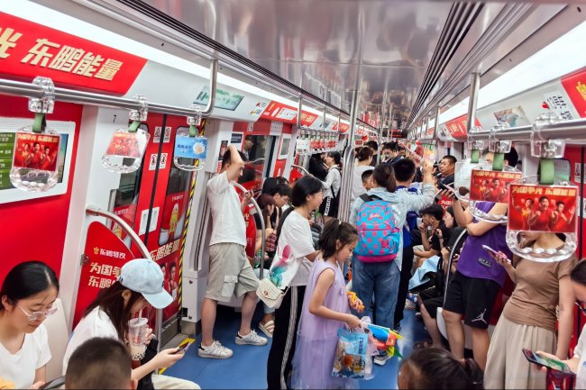 福州地鐵車內(nèi)貼紙內(nèi)包車廣告品牌列車投放，福州地鐵列車廣告價(jià)格