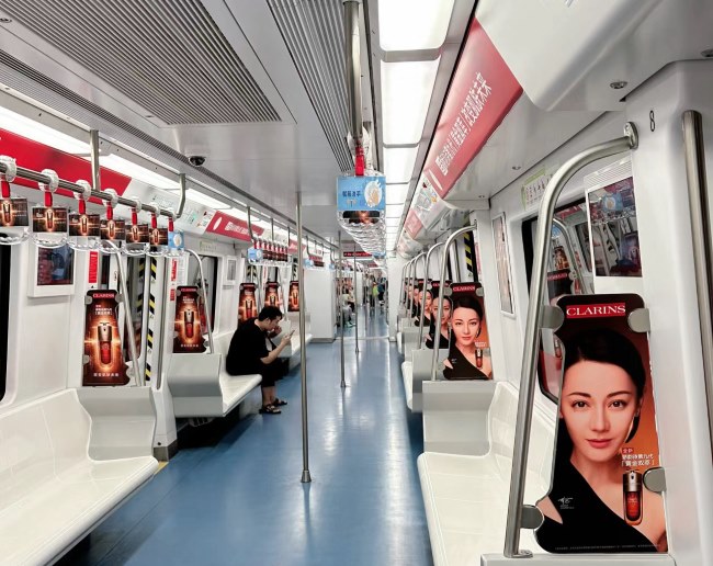 福州1號(hào)線地鐵車廂貼紙內(nèi)包車廣告，福州地鐵列車廣告價(jià)格