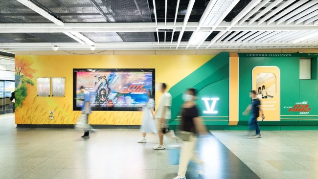 深圳地鐵老街站墻貼廣告投放，深圳地鐵站臺換乘廣告價格