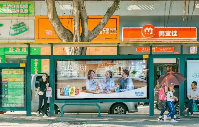 廣州巴士站臺燈箱廣告投放，廣州公交候車亭廣告價(jià)格