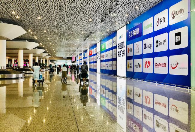 深圳機(jī)場(chǎng)廣告的投放優(yōu)勢(shì)與品牌曝光效果分析