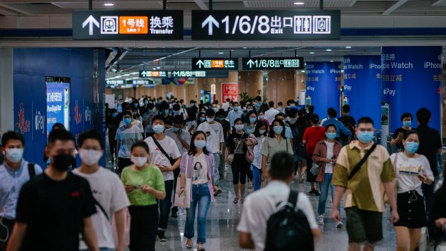 廈門呂厝地鐵站換乘通道墻面廣告投放，廈門地鐵廣告價(jià)格