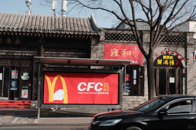 北京公交站臺(tái)燈箱廣告投放，北京巴士候車亭廣告價(jià)格