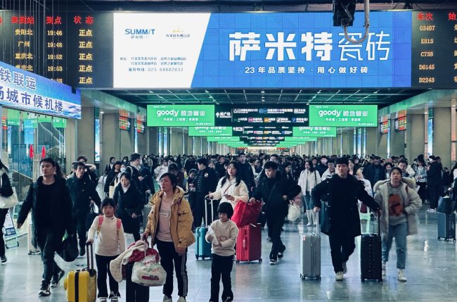 重慶北站廣告有什么特點？預(yù)算100萬左右怎么選擇更加合理？或者找哪家專業(yè)的廣告公司合作比較好？
