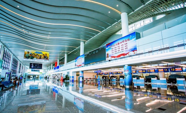 蕪宣機場和蕪湖高鐵站都有哪些廣告位？選擇高鐵站和機場廣告哪個更具性價比？第一戶外傳媒代理發(fā)布的專業(yè)度體現(xiàn)在哪些方面？