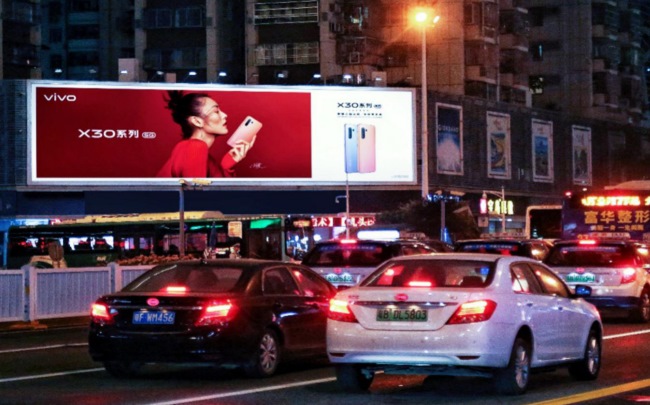 很多企業(yè)主搞不清楚線下媒體和戶外媒體有什么區(qū)別，詳細(xì)分析線下媒體和戶外媒體的區(qū)別。