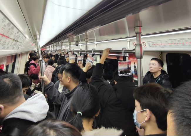 鄭州地鐵列車語音冠名價格，鄭州地鐵車廂播音導(dǎo)向廣告投放