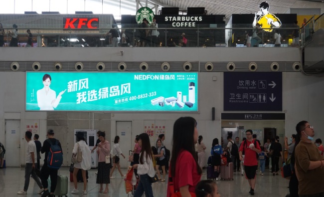 深圳北高鐵站候車大廳檢票口兩側(cè)墻面燈箱廣告投放價(jià)格