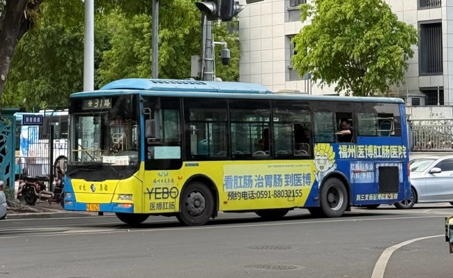 福州公交車身外車貼涂裝廣告投放，福州公交巴士廣告價(jià)格